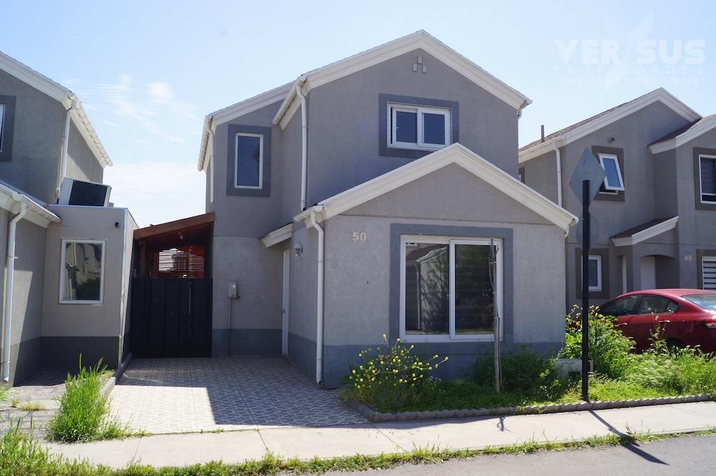 Vendemos hermosa casa en condominio Newen II 3 dormitorios 3 baños Pte. Alto